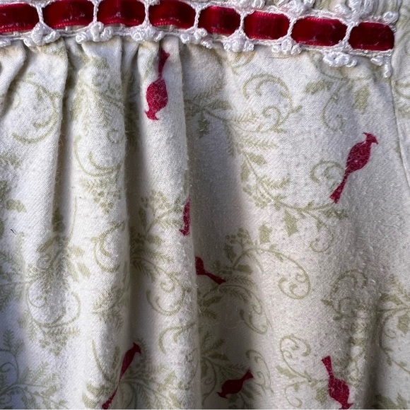 LAURA SCOTT VINTAGE CARDINAL PRINT SMOCKED FLANNEL NIGHTGOWN SIZE LARGE - Picture 3 of 10